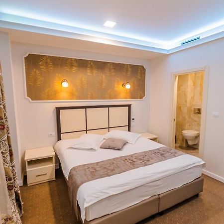 Hostel Parc Falticeni Ngoại thất bức ảnh