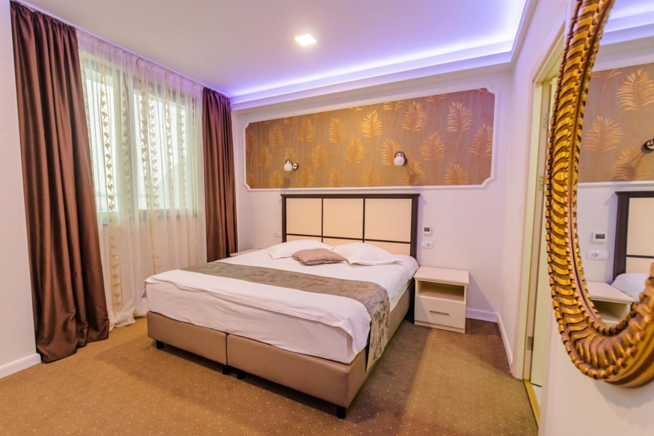 Hostel Parc Falticeni Ngoại thất bức ảnh