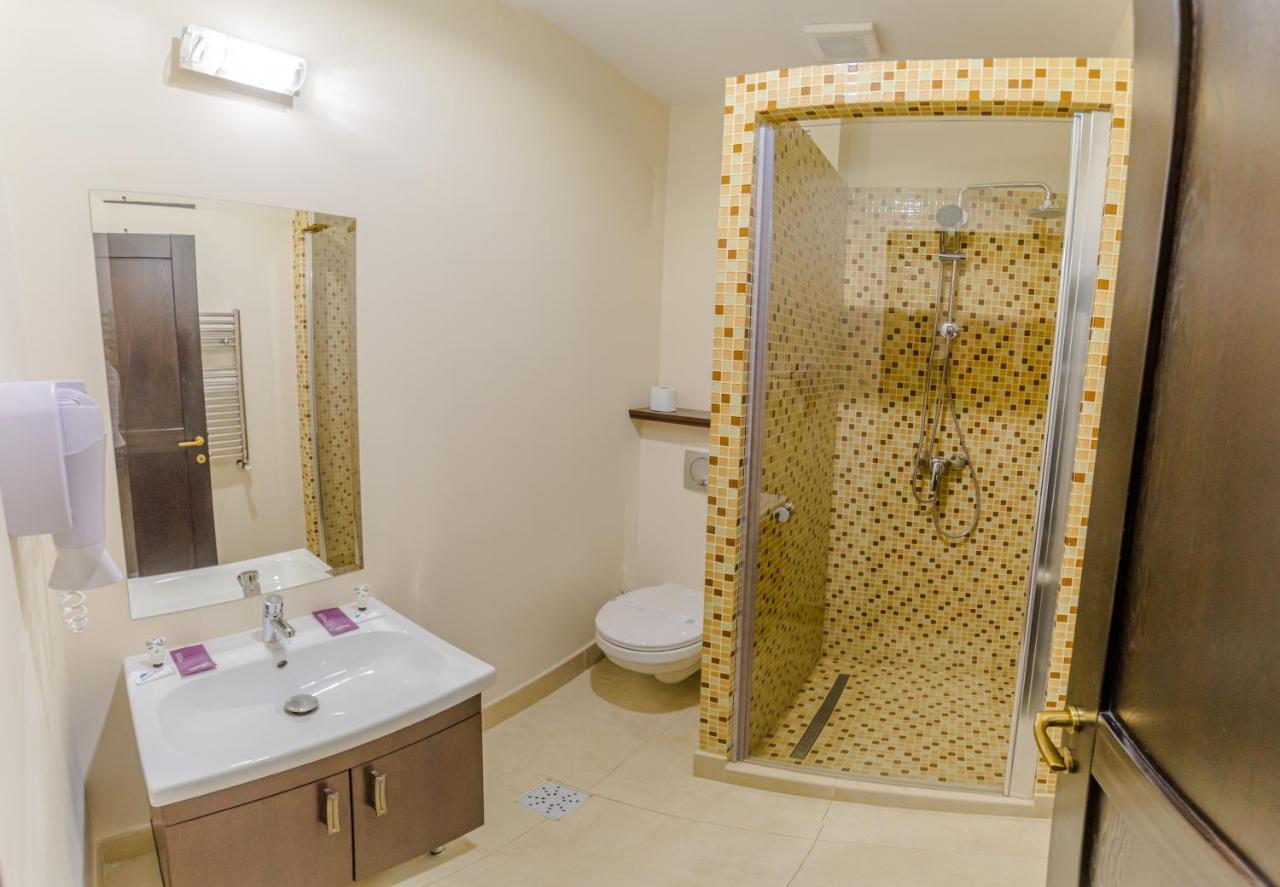 Hostel Parc Falticeni Ngoại thất bức ảnh