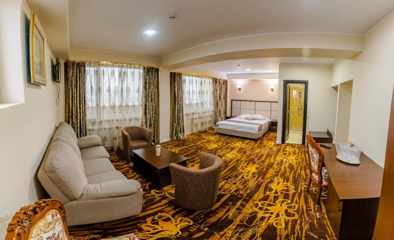 Hostel Parc Falticeni Ngoại thất bức ảnh