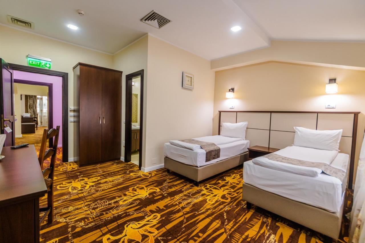 Hostel Parc Falticeni Ngoại thất bức ảnh