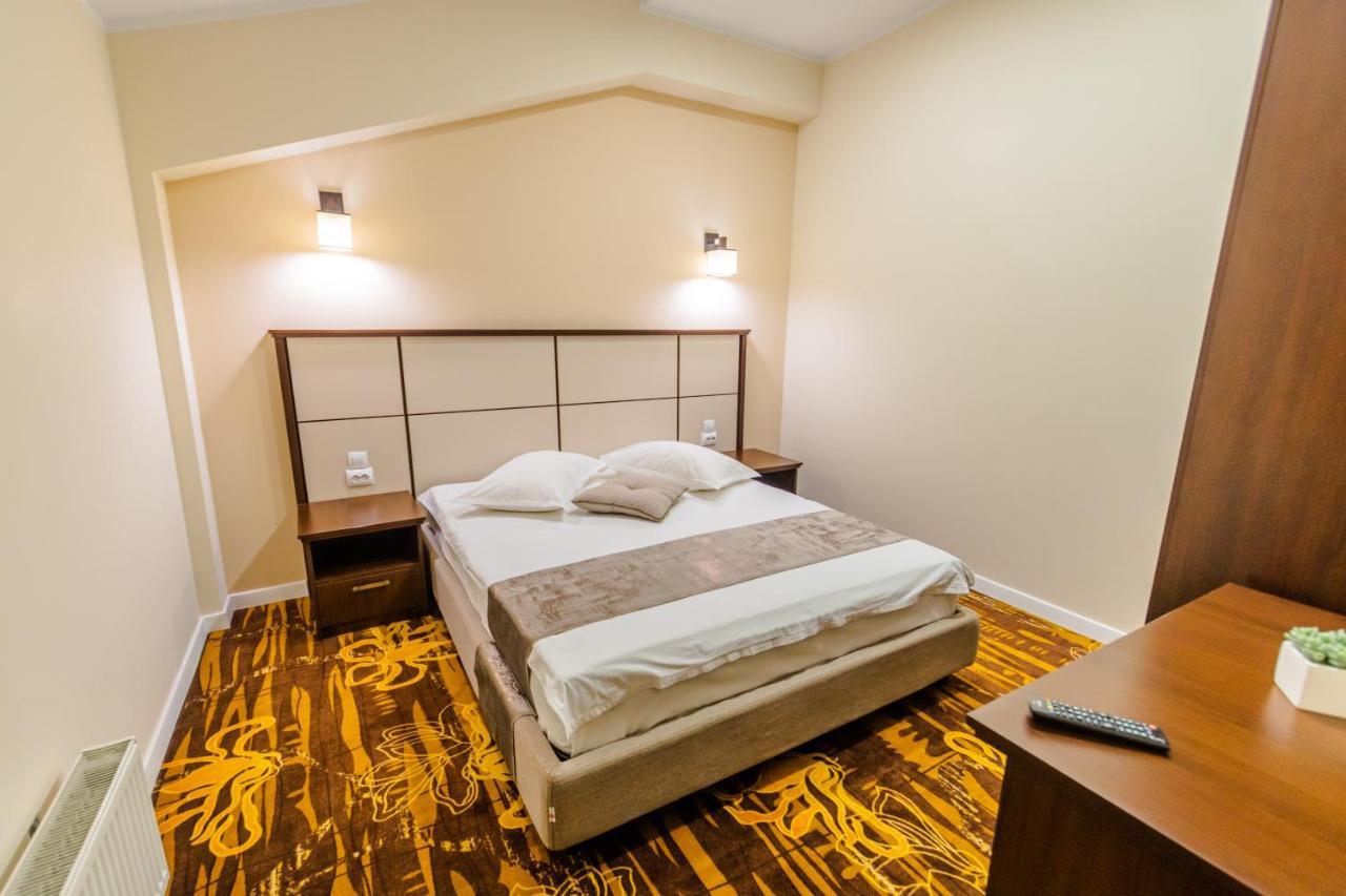 Hostel Parc Falticeni Ngoại thất bức ảnh