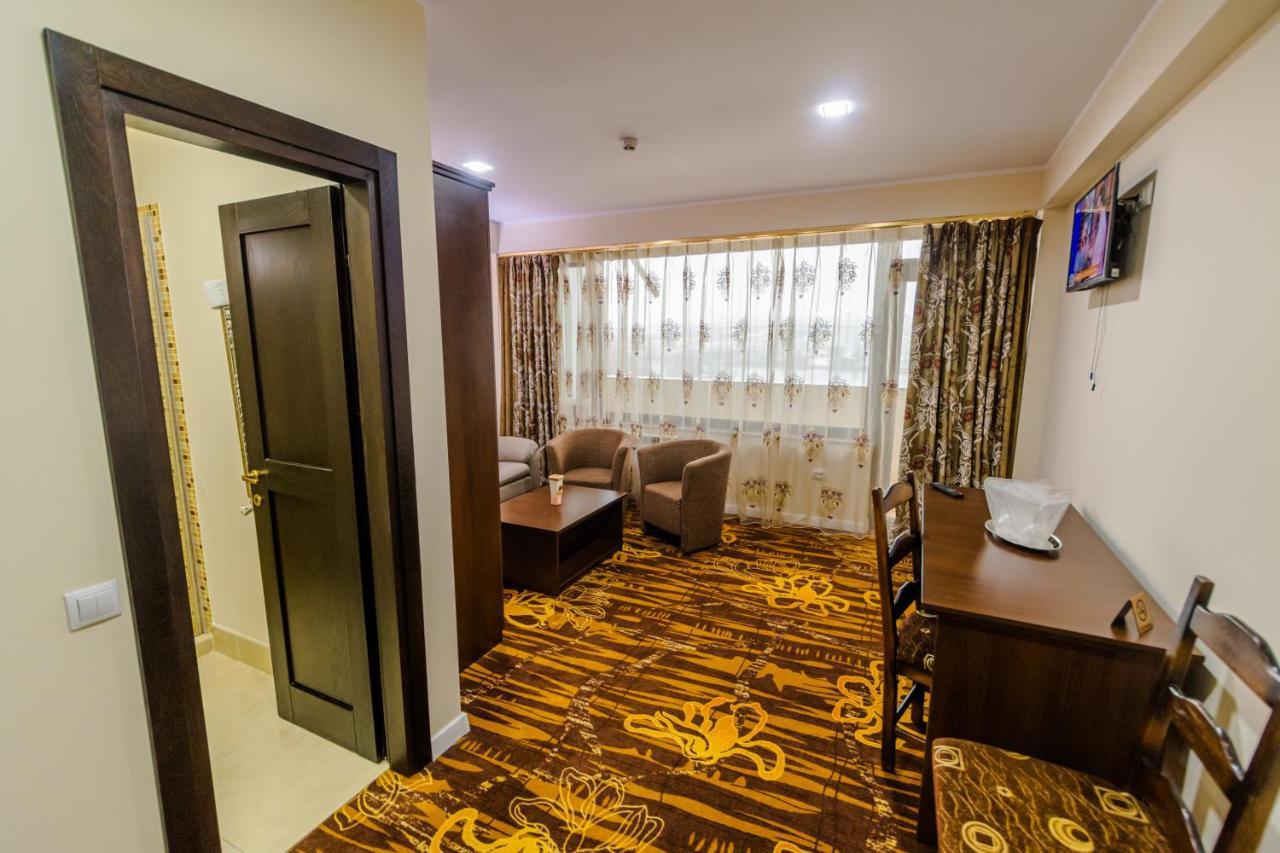 Hostel Parc Falticeni Ngoại thất bức ảnh