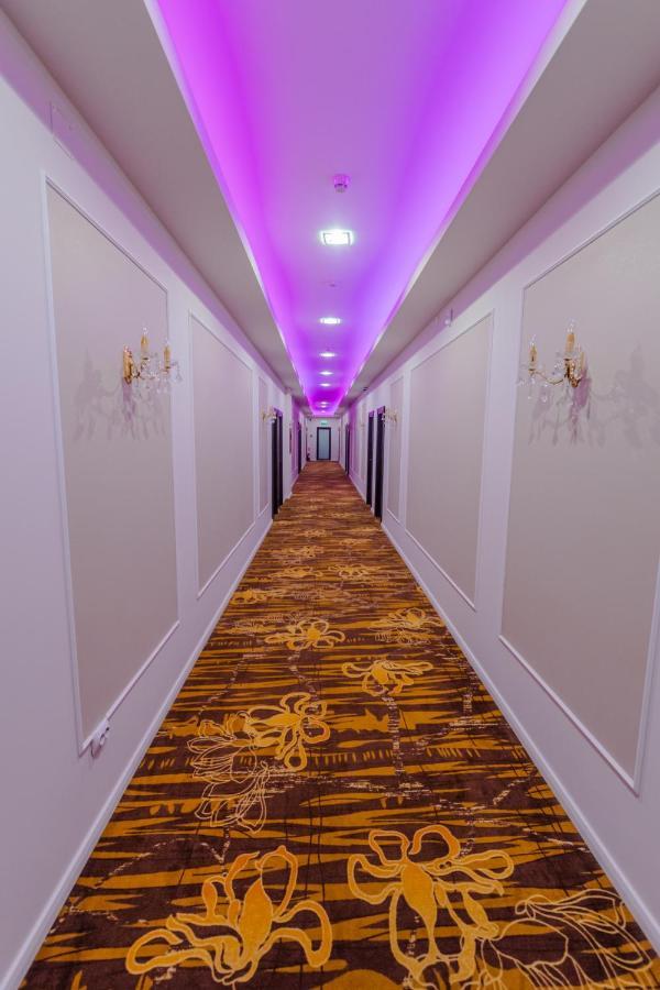 Hostel Parc Falticeni Ngoại thất bức ảnh