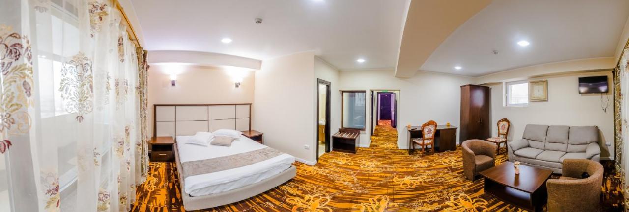 Hostel Parc Falticeni Ngoại thất bức ảnh